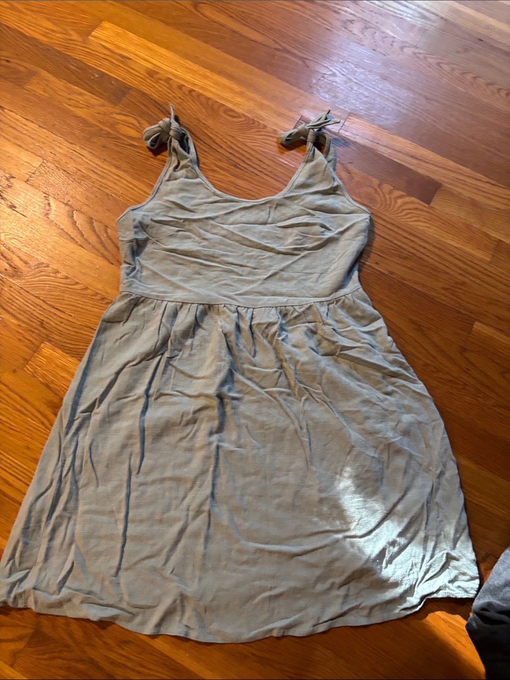 Women’s Tie-Strap Sundress in Light Green